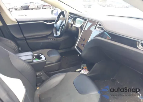 2013 Tesla Model S z USA, uszkodzony, nr VIN 5YJSA1AG2DFP04036